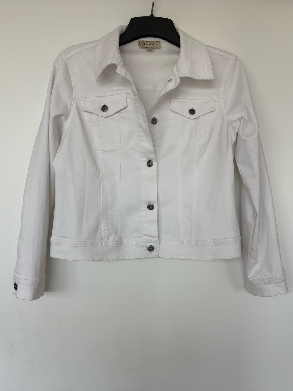 New DG2 white jean jacket Sz M